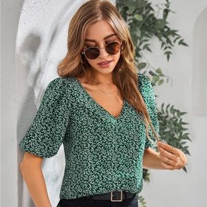 Allover Plants Print Puff Sleeve Blouse